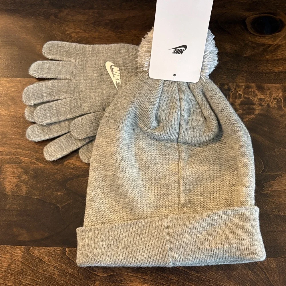 New Kids Nike Winter Set - Unisex, Light Gray - one size - NWT